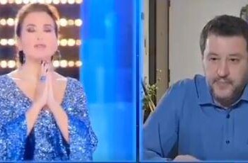 D’Urso-Salvini, valanga (di insulti) social per l’Eterno Riposo in tv  