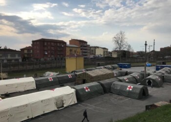 È operativo ospedale da campo a Piacenza