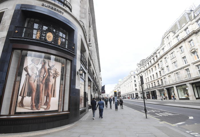 Governo Gb rinvia voto locale di un anno