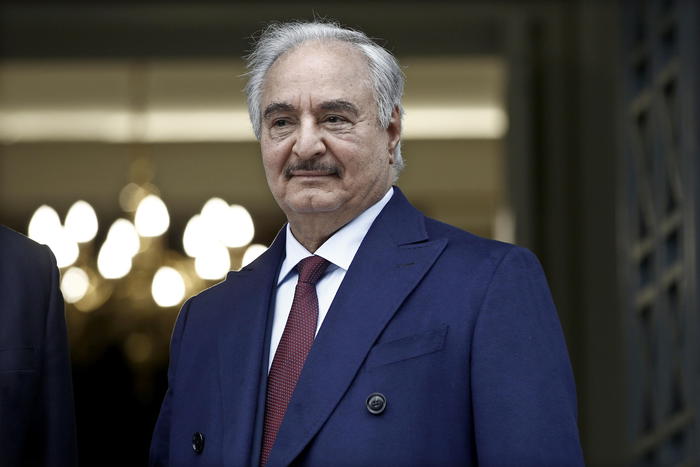 LIbia: Haftar da Macron,impegno a tregua