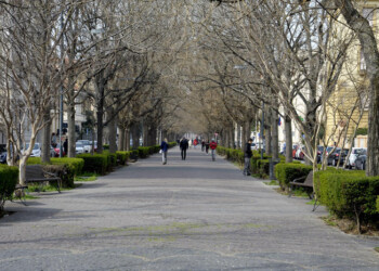 Marche, parchi e spiagge chiusi