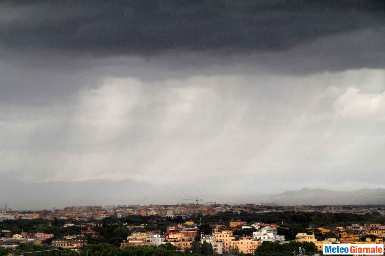 Meteo ROMA: PIOGGIA domenica, poi irrompe il FREDDO RUSSO da est