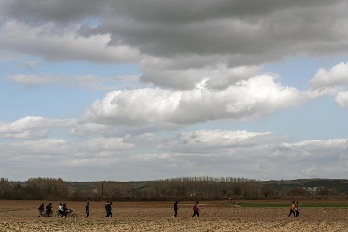 Migranti:polizia greca spara lacrimogeni