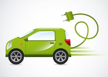 Mobilità: nel 2032 un’auto su 2 sarà elettrica 