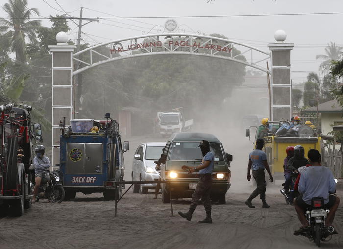 Ostaggi in centro commerciale a Manila