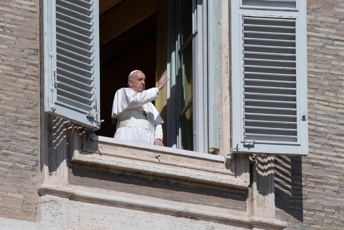 Papa esce, e prega in 2 chiese di Roma