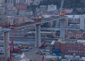 Ponte Genova: montata terza maxi campata