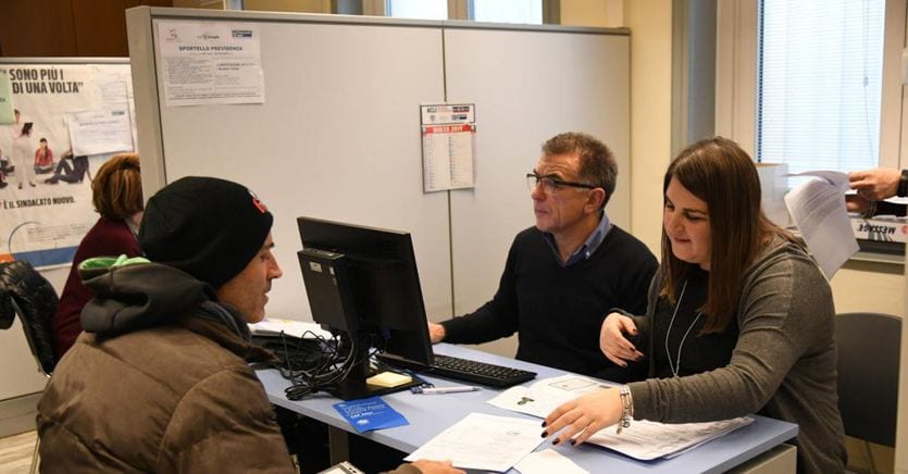 Reddito di cittadinanza, erogato l’assegno senza obblighi di lavoro per due mesi