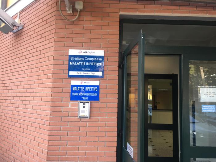 Reparto Ostetricia in tenda a Cagliari