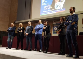 Salvini, non ci arrendiamo al virus