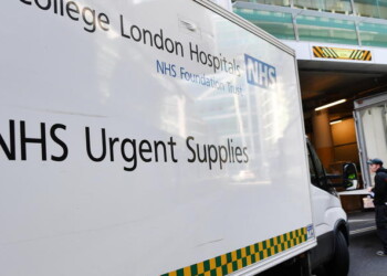 Sanità Gb teme ‘uno tsunami di ricoveri’