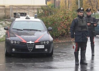 Sorpreso a danneggiare auto, arrestato