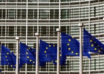 Ue lancia legge, zero emissioni nette entro 2050 