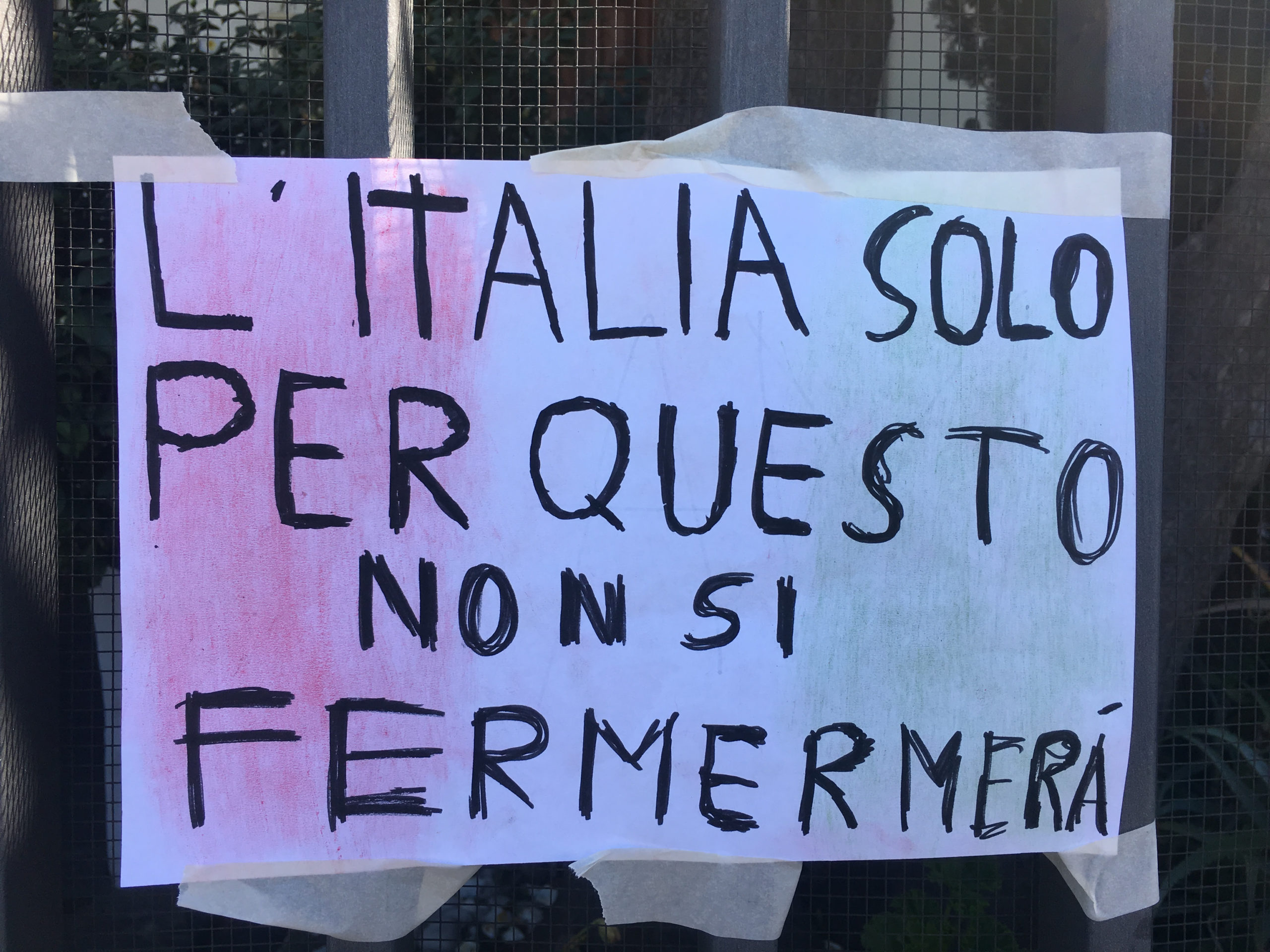 Bambini e Coronavirus. L’Italia solo per questo non si ” Fermermera’ “