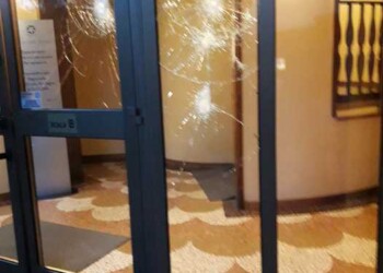 Vandali contro provveditorato carceri