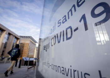 Vaticano, età non sia criterio per cure