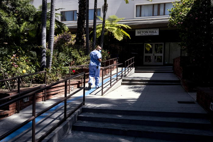 Coronavirus: in Usa 2.228 morti in 24 ore