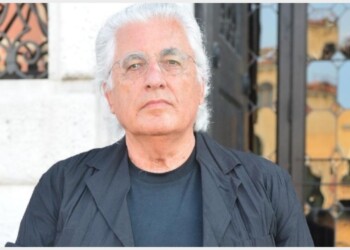 Addio a Celant, il critico padre dell’arte povera: ucciso dal Covid. Franceschini: “Perdiamo un genio”