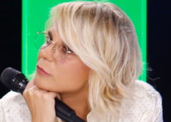 Amici, la finale più drammatica: il pianto della De Filippi e le tensioni con Javier