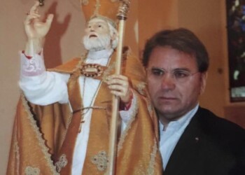 Avvocato Minelli, nodo stringe la gola