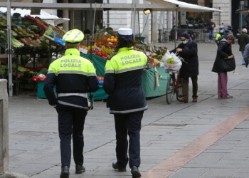 Barbiere aperto, multato a Reggio Emilia