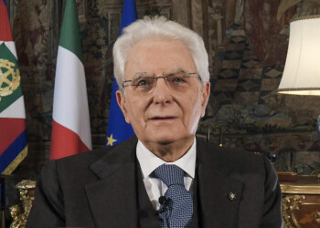 Bimba di 9 anni alfiere della Repubblica