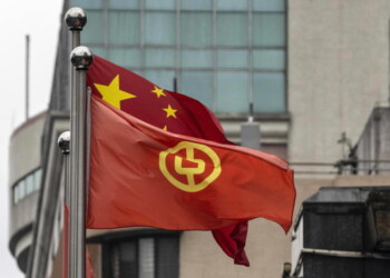 Borsa, Shanghai apre a +0,35%