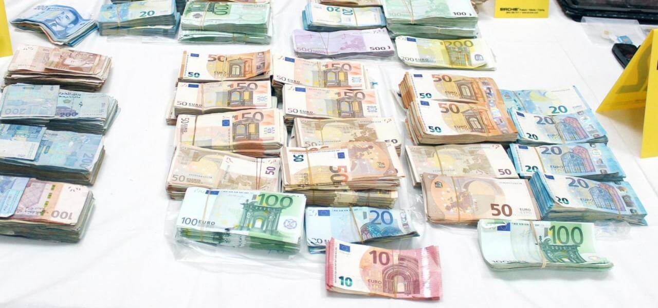 25 mila euro garantiti dallo Stato“Presa in giro autorizzata dalle Banche, con alti tassi d’interesse e istruttorie maniacali. Altro che richieste con semplice autocertificazione”