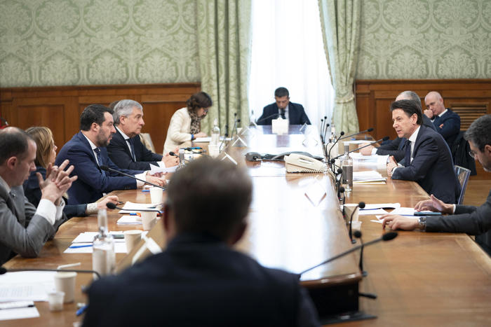 Conte, aperti a opposizione responsabile