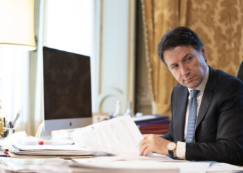 Conte prende tempo sul Mes ma non incanta nessuno