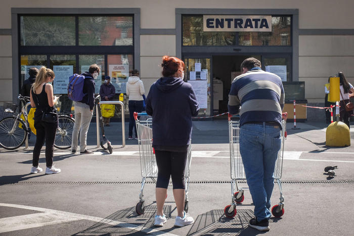 Coronavirus: basta ressa, app calcola ora ideale spesa