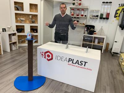 Coronavirus: dai parchi gioco ai dispositivi di protezione, storia di riconversione  