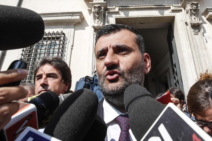 Coronavirus: Decaro, indicazioni precise per Fase 2