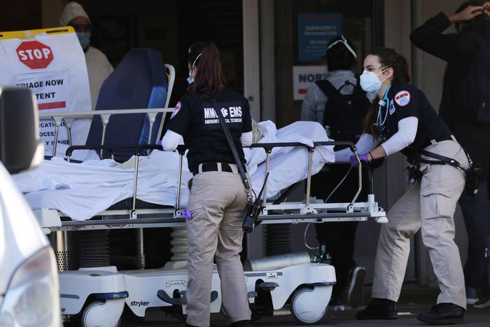 Coronavirus: Ny, 731 morti in 24 ore