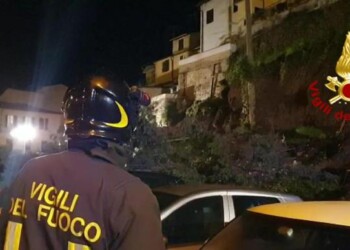 Crolla ponte in provincia Massa Carrara
