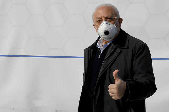 De Luca, riaprire cantieri dopo 3 maggio