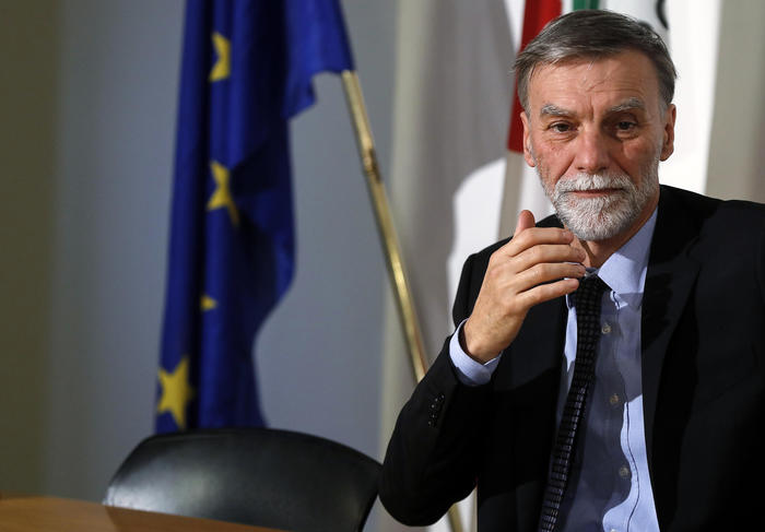 Delrio, Mes? Si usi se senza condizioni