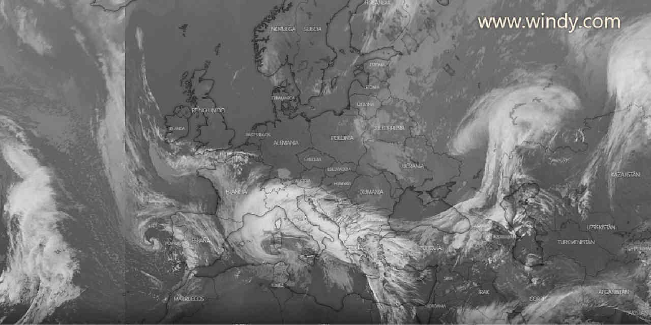 immagine 1 articolo eccezionale un fronte nuvoloso di ben 4000 km