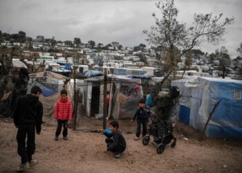 Grecia, due migranti feriti dalla polizia
