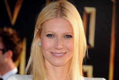 Gwyneth Paltrow, gli auguri al figlio: Non smettere di abbracciarmi