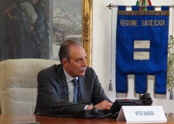 In Basilicata il 19 aprile negozi chiusi