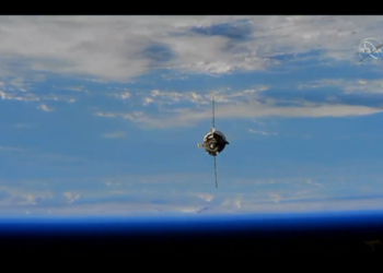 La Soyuz con 3 astronauti si è agganciata alla Stazione spaziale DIRETTA
