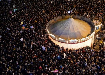 L’Azione parallela di Conte e i comitati per complicare la lotta al coronavirus