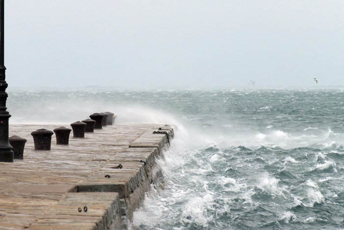 Maltempo: a Trieste raffiche di Bora fino a 104 km orari