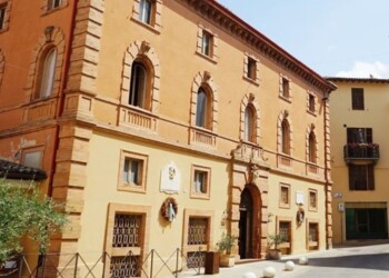 Messa con fedeli, 14 in isolamento