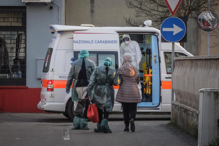 Morte anziani, mancano soldi in famiglie