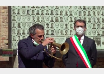 Paolo Fresu suona “Bella Ciao” a Bologna per la Festa della Liberazione: l’esibizione commovente