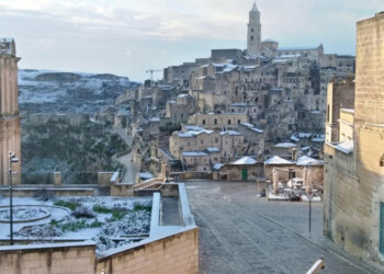 Pasqua e Pasquetta: chiusi negozi Matera