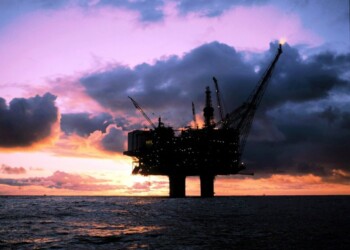 Petrolio, il prezzo del Wti giù del 20%