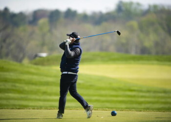 Pizzicato furbetto al golf, da solo e di nascosto